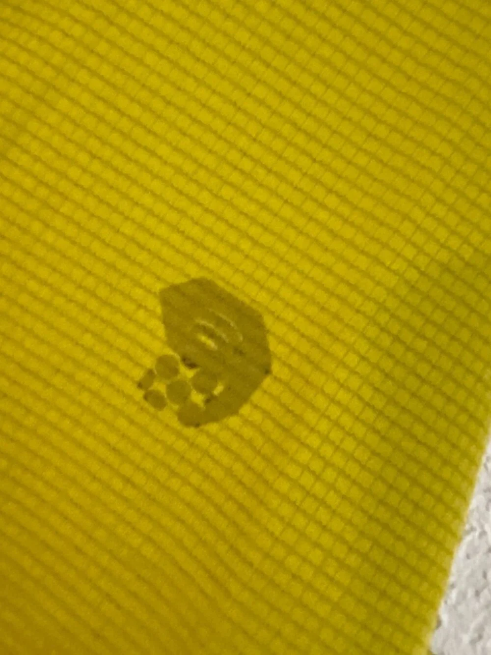 Mountain Hardwear Men’s Medium Mustard Lightweight Performance Shirt